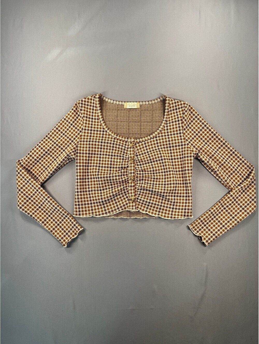 Altar'd State Brown and White Houndstooth Long Sleeve Button-Up Crop Top Medium